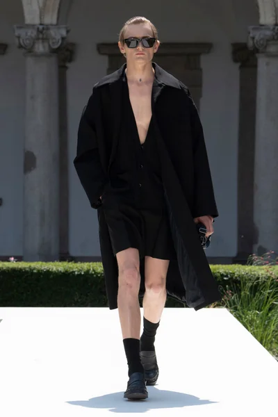 Look 28